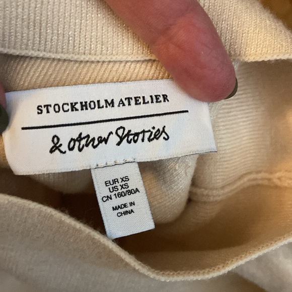 & Other Stories Cream High Neck Viscose Blend Cropped Sweater size XS, preloved - Picture 9 of 12